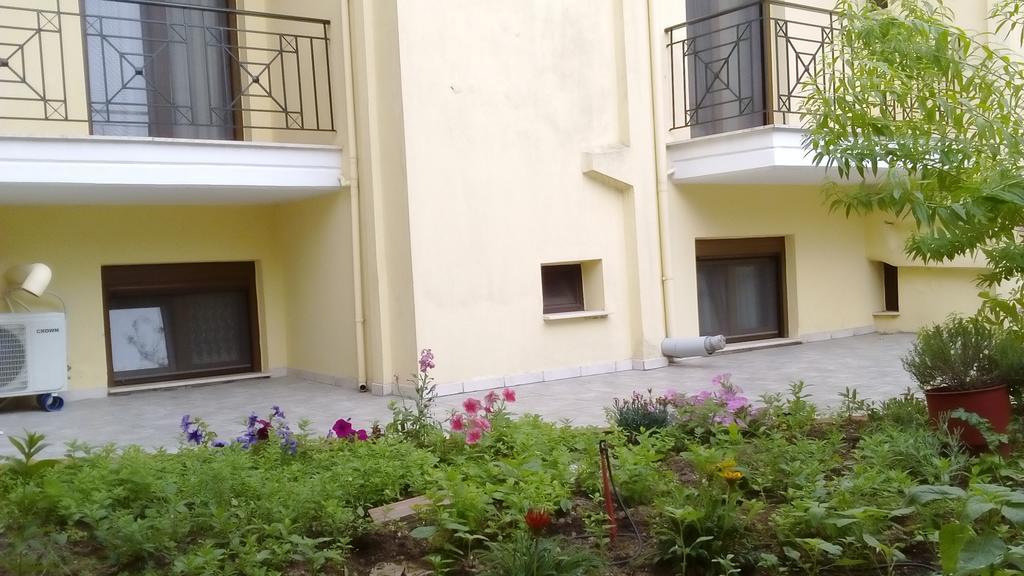 Natalia'S Apartments Nikiti  Ngoại thất bức ảnh