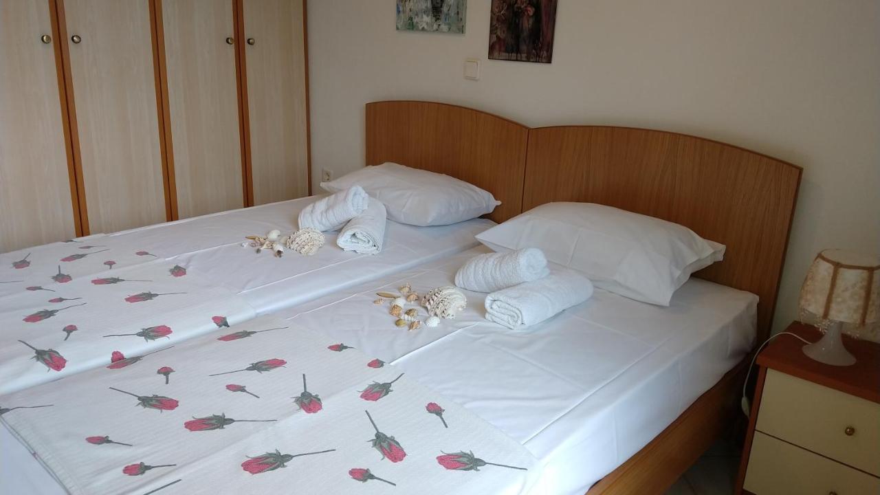 Natalia'S Apartments Nikiti  Ngoại thất bức ảnh